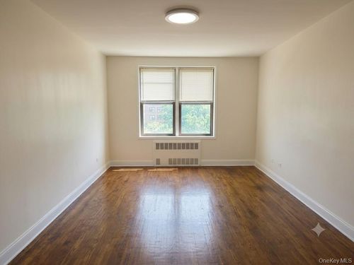 7c-89-20 55th Ave, Elmhurst, NY, 11373-4514 | Card Image