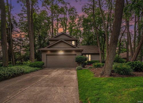 17991 Sable Ridge Drive, South Bend, IN, 46635-1061 | Card Image