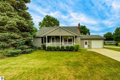 624 Fenton St, Kingsley, MI, 49649-9216 | Card Image