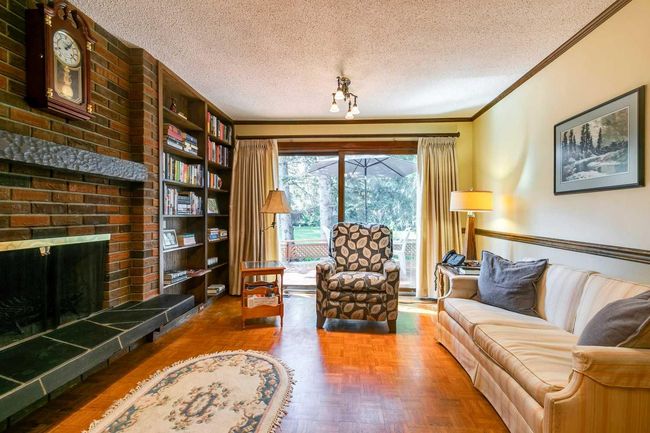 216 Canterbury Pl Sw, House detached with 4 bedrooms, 3 bathrooms and 4 parking in Calgary AB | Image 16