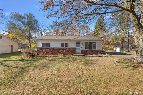 4775 Halberd St, Commerce Twp, MI, 48382-2612 | Card Image