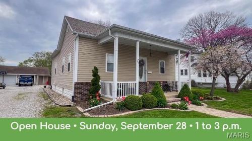 311 S Hibbard St, Staunton, IL, 62088-1711 | Card Image