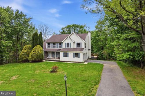 403 Millwood Ln, COATESVILLE, PA, 19320-2051 | Card Image