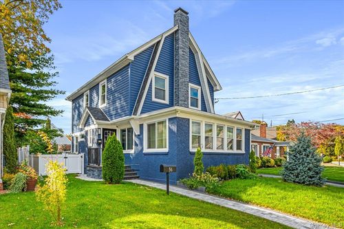 56 Whittier St, Lynbrook, NY, 11563-1018 | Card Image