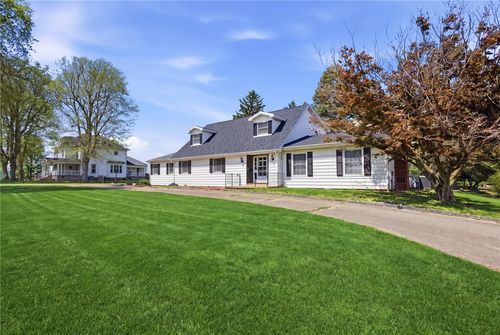 115 W Lincoln St, Oakland, IL, 61943-7165 | Card Image