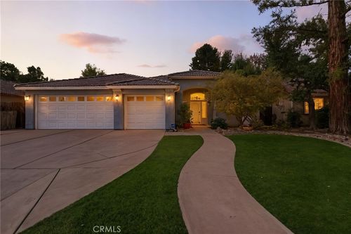 8531 N Woodrow Ave, Fresno, CA, 93720-3925 | Card Image