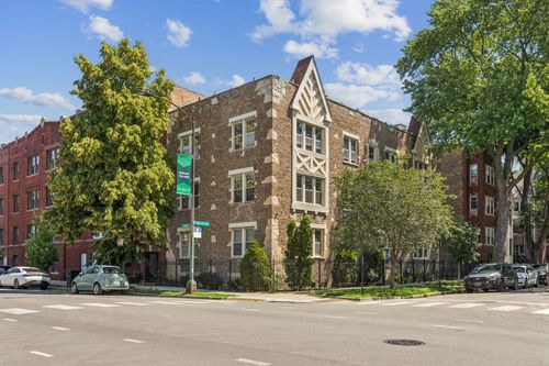 202-1956 W Melrose St, Chicago, IL, 60657-8138 | Card Image