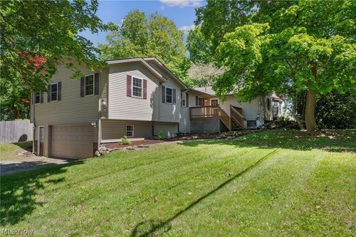 10137 Johnnycake Ridge Rd, Concord Township, OH, 44077-2163 | Card Image