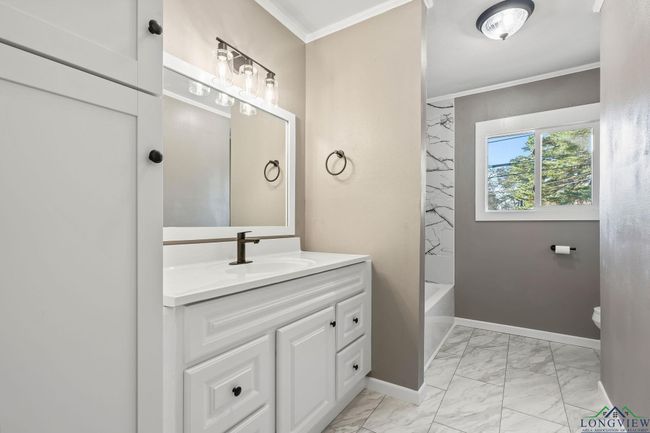 2210 E Harold St, House other with 4 bedrooms, 2 bathrooms and null parking in Gladewater TX | Image 21