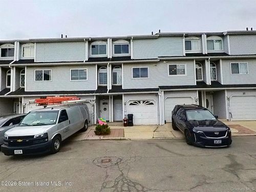 41 Simmons Loop, New York, NY, 10314 | Card Image