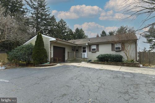 177 Dutch Neck Rd, Hightstown, NJ, 08520-2701 | Card Image