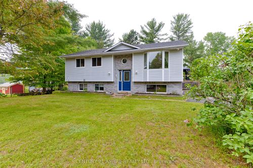 8 Jason St, Petawawa, ON, K8H3N2 | Card Image