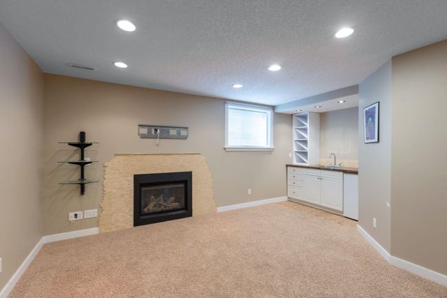 121 Sierra Morena Close Sw, Home with 4 bedrooms, 3 bathrooms and 4 parking in Calgary AB | Image 22