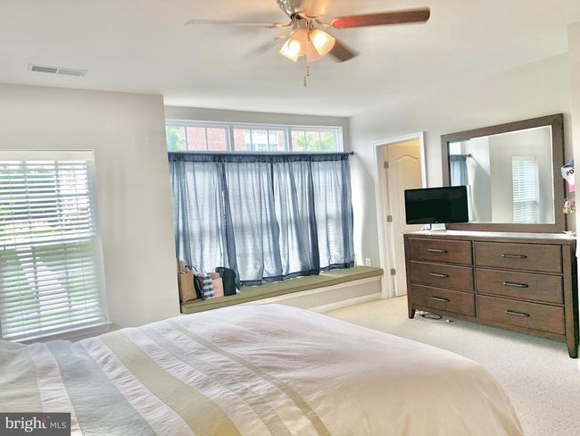 19251 Harlow Sq, Townhouse with 3 bedrooms, 3 bathrooms and null parking in Lansdowne VA | Image 14