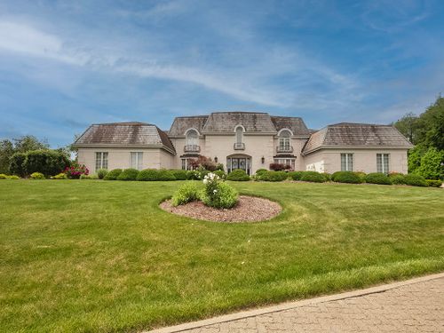6840 Kevin Dr, Bethel Park, PA, 15102-3032 | Card Image