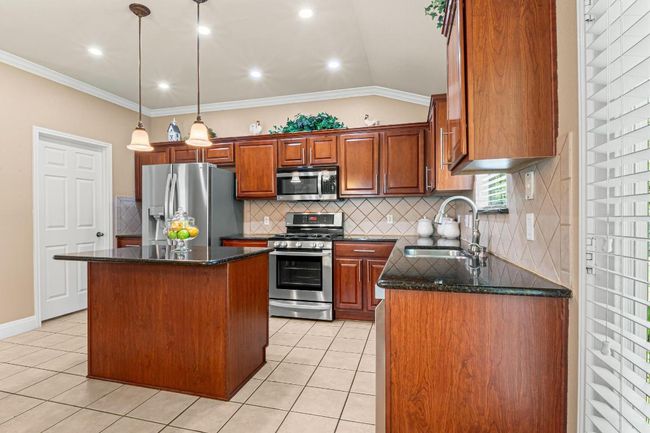 2527 Pearson Way, House other with 4 bedrooms, 2 bathrooms and 4 parking in Round Rock TX | Image 10