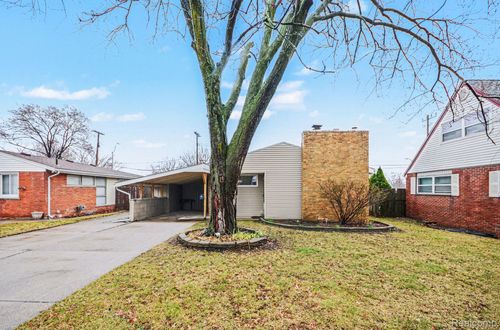 28930 Garfield St, Roseville, MI, 48066-2643 | Card Image