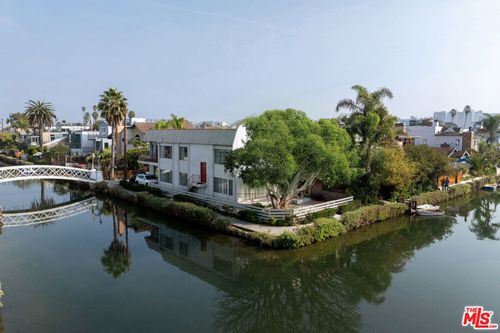 2300 Grand Canal, Venice, CA, 90291-4506 | Card Image