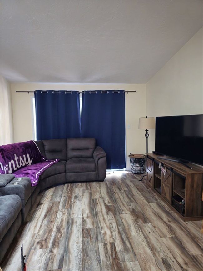 48 - 48 Londonderry Rd, Condo with 3 bedrooms, 2 bathrooms and 1 parking in Grafton MA | Image 6