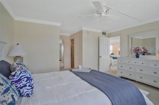 APT-201 - 4372 27 Th Ct Sw, Condo with 2 bedrooms, 2 bathrooms and null parking in NAPLES FL | Image 23