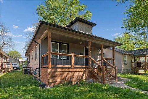 4046 E 68th Ter, Kansas City, MO, 64132-1442 | Card Image