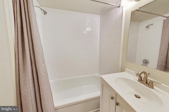 6-101 - 6 Monroe St, Condo with 2 bedrooms, 2 bathrooms and null parking in ROCKVILLE MD | Image 19
