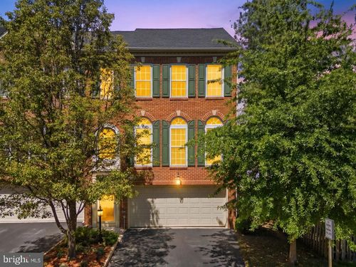 8058 Samuel Wallis St, LORTON, VA, 22079-2349 | Card Image