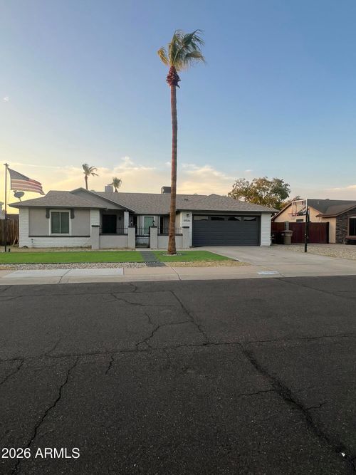 8926 W El Caminito Dr, Peoria, AZ, 85345-7856 | Card Image