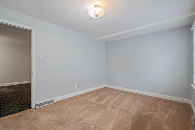 396 4 Th St, House other with 5 bedrooms, 3 bathrooms and 6 parking in Beaver PA | Image 16