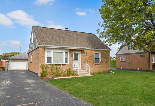 7828 Suburban Ln, Bridgeview, IL, 60455-1047 | Card Image