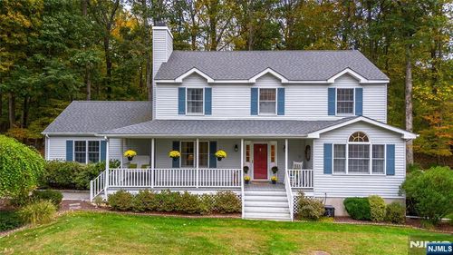 2 Douglas Ter, Sparta, NJ, 07871-2808 | Card Image