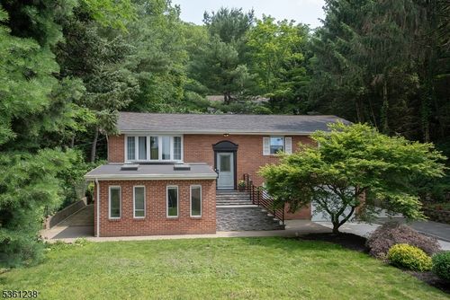 4 Winona Trl, Lake Hopatcong, NJ, 07849-1010 | Card Image