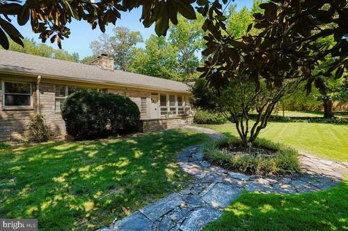 8106 W Boulevard Drive, Alexandria, VA, 22308 | Card Image