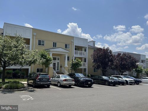 unit-203-4195 S Four Mile Run Dr, ARLINGTON, VA, 22204-3986 | Card Image