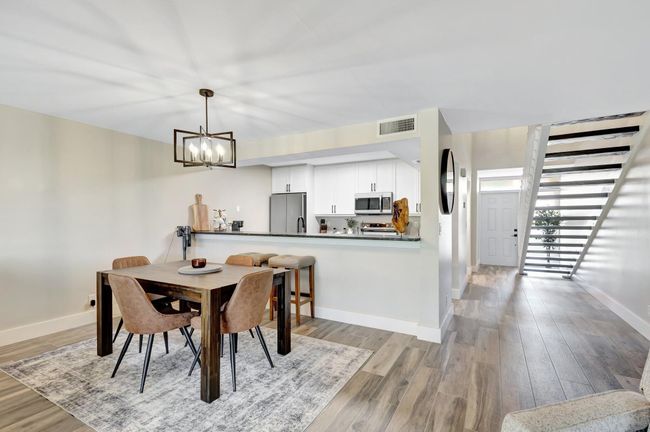 295 Old Meadow Way, Condo with 2 bedrooms, 2 bathrooms and null parking in Palm Beach Gardens FL | Image 7