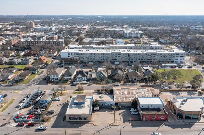 Bird's eye view with a city view | Image 4