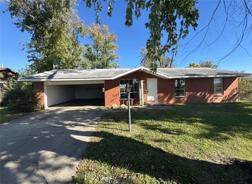 811 N 15th St, Rogers, AR, 72756-2615 | Card Image
