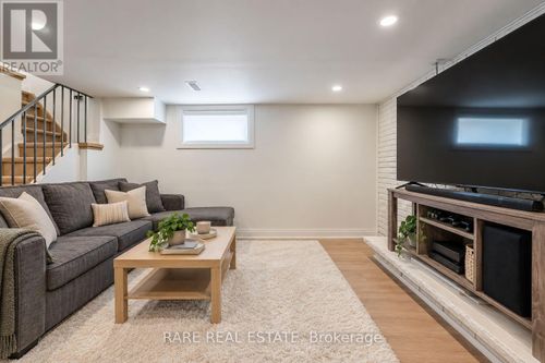1-27 Fairbank Avenue, Toronto (Briar Hill-Belgravia), ON, M6E3Y5 | Card Image