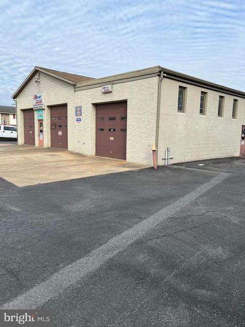 3555 Rothsville Rd, EPHRATA, PA, 17522-2906 | Card Image