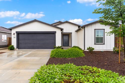 8627 Delcon Drive, Bakersfield, CA, 93307 | Card Image