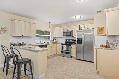 232 Sw Kimball Cir, Port Saint Lucie, FL, 34953-6217 | Card Image