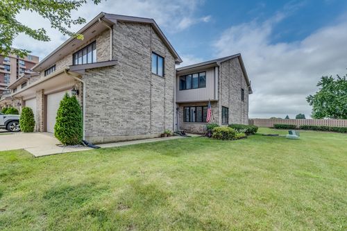 318 S Dominion Dr, Wood Dale, IL, 60191-2304 | Card Image