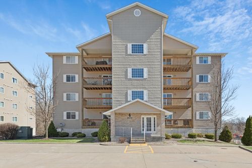 07-4107 Creek Hill Dr, Bettendorf, IA, 52722-8256 | Card Image