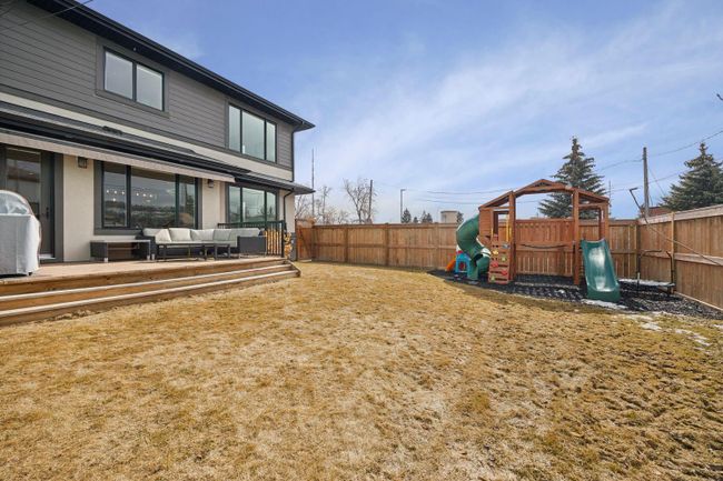 5103 18 Avenue Nw, Home with 5 bedrooms, 3 bathrooms and 4 parking in Calgary AB | Image 38
