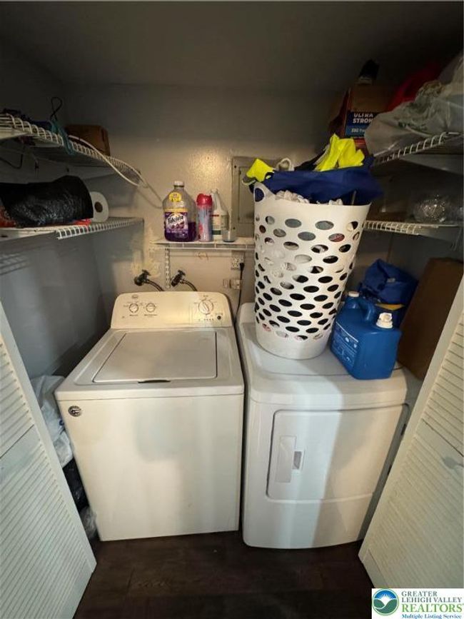 215 W Lehigh St, Townhouse with 3 bedrooms, 3 bathrooms and null parking in Bethlehem PA | Image 25