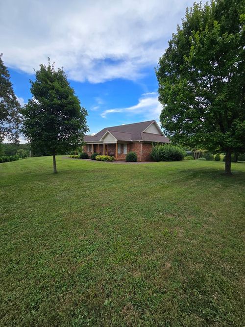 845 Mcminnville Hwy, Sparta, TN, 38583-2423 | Card Image