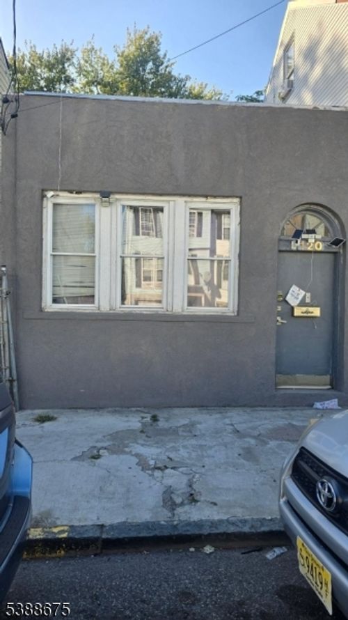 120 Madison St, Paterson, NJ, 07501-3028 | Card Image