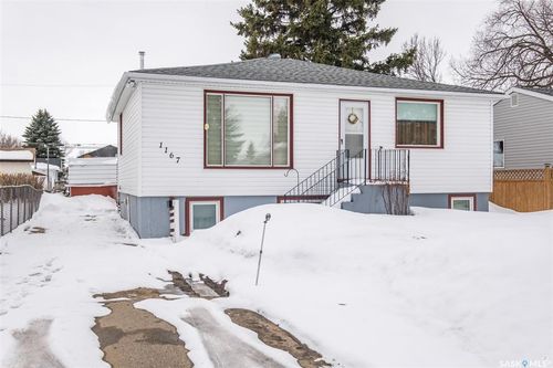 1167 1st Street E, Prince Albert, SK, S6V0C9 | Card Image
