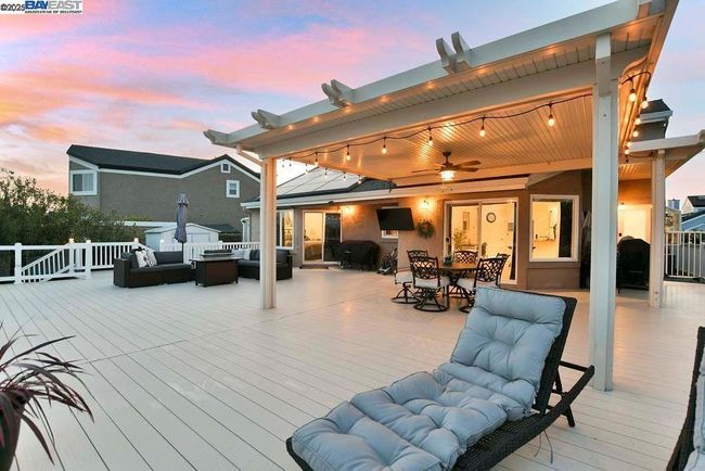 1864 Dune Point Way, House other with 3 bedrooms, 2 bathrooms and 2 parking in Discovery Bay CA | Image 44
