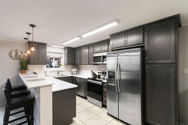 APT-704 - 14001 James Dr, Condo with 2 bedrooms, 2 bathrooms and 1 parking in Crestwood IL | Image 4